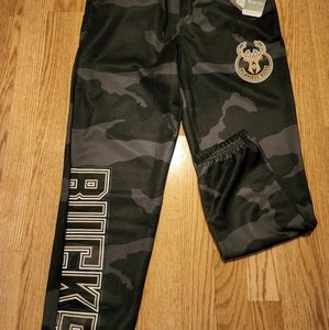 NWT Milwaukee Bucks Camo Sweatpants